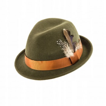 Poľovnícky klobúk s pierkom